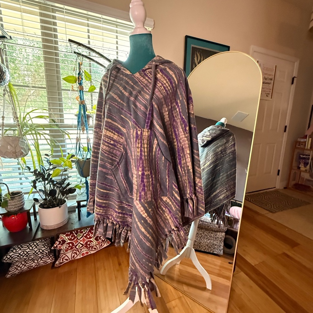 Gypsy Rose Tie-Dye Fringe Poncho Hoodie – Free Size – Handmade in Nepal